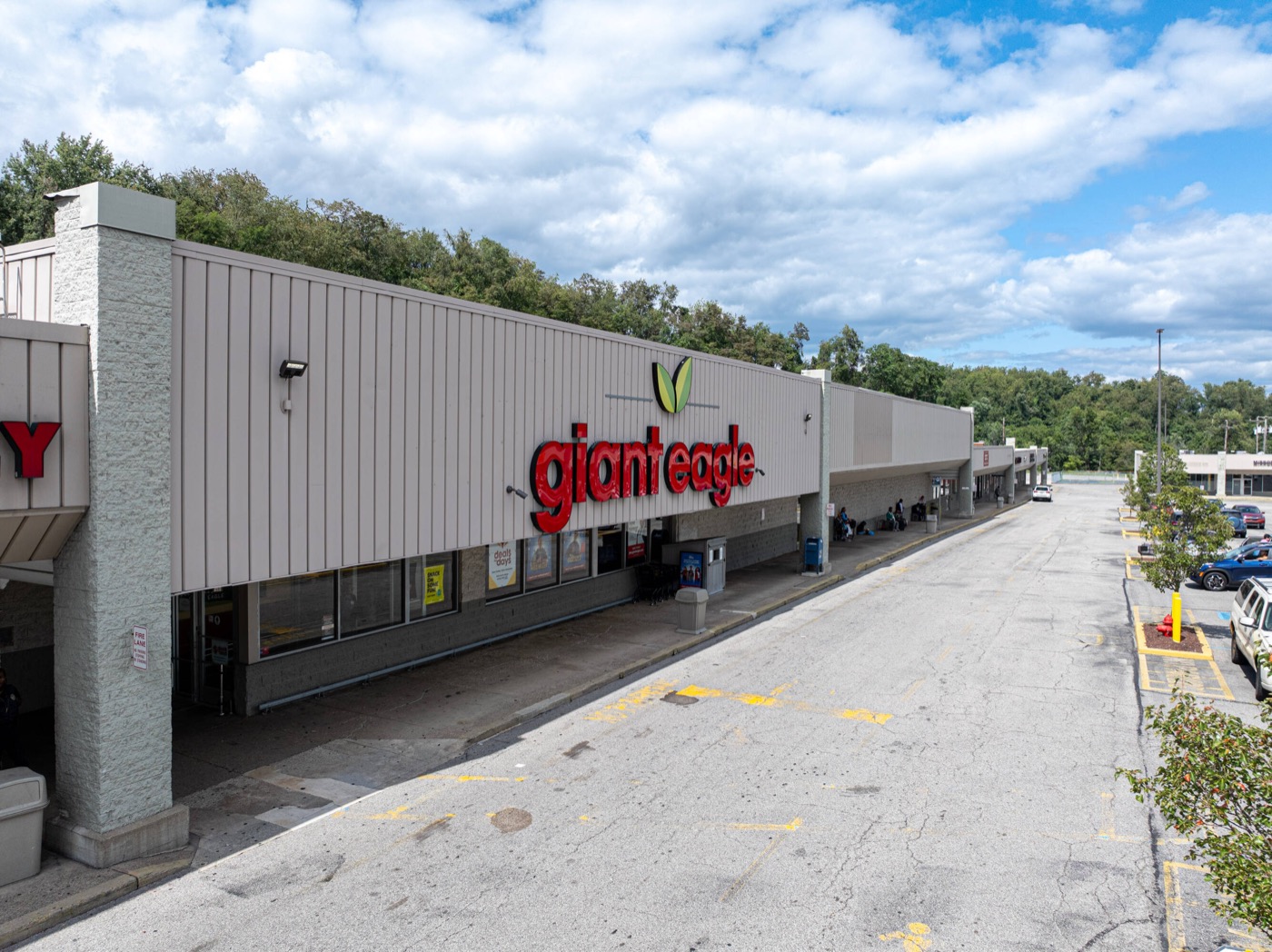 Regional grocer anchor storefront